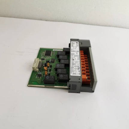 1746-OX8 Allen Bradley PLC