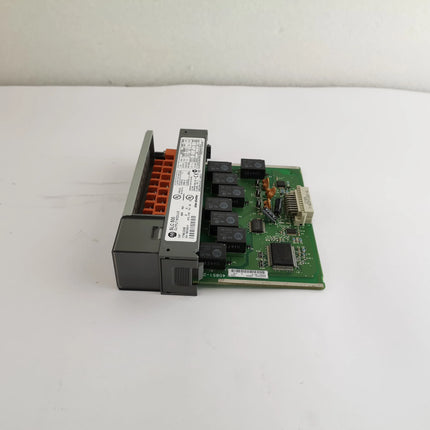 1746-OX8 Allen Bradley PLC