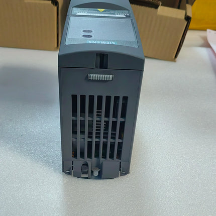 6SE6420-2UD15-5AA1 Siemens Frequency Converter
