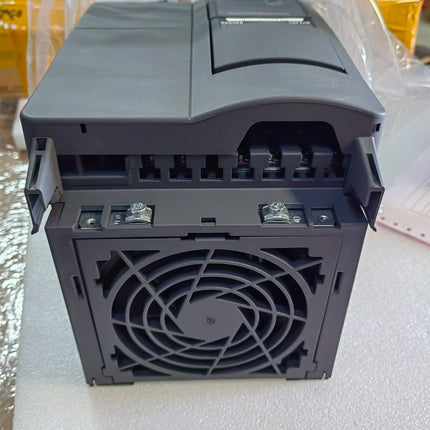 6SE6440-2AD27-5CA1 Siemens Frequency Converter