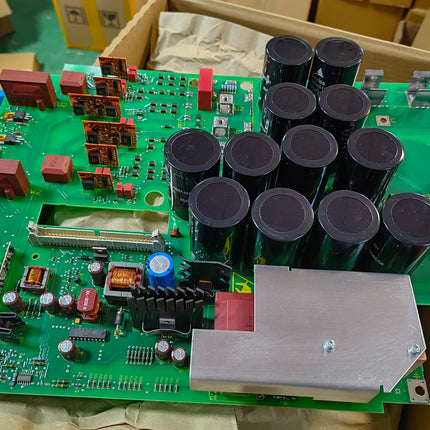 6SE7022-6TC84-1HF3 Siemens Frequency Converter