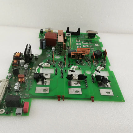 6SE7024-7TD84-1HF5 Siemens Frequency Converter