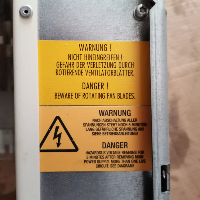 6SE7031-7EE85-0AA0 Siemens Frequency Converter
