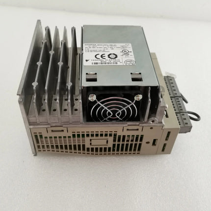 SGDH-10DE-OY Yaskawa Servo Drive Compact industrial