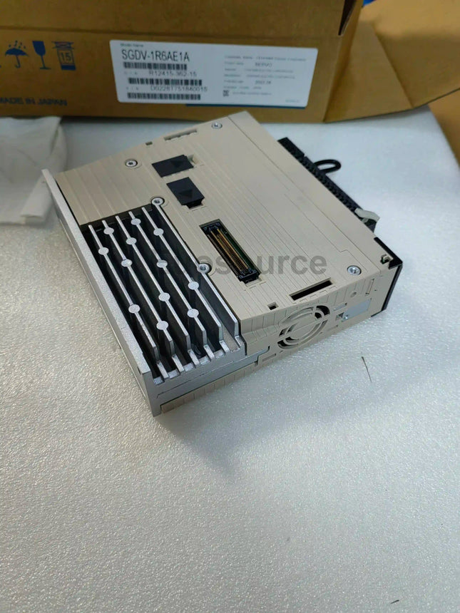 SGDV-1R6AE1A Yaskawa Servo Drive Compact industrial